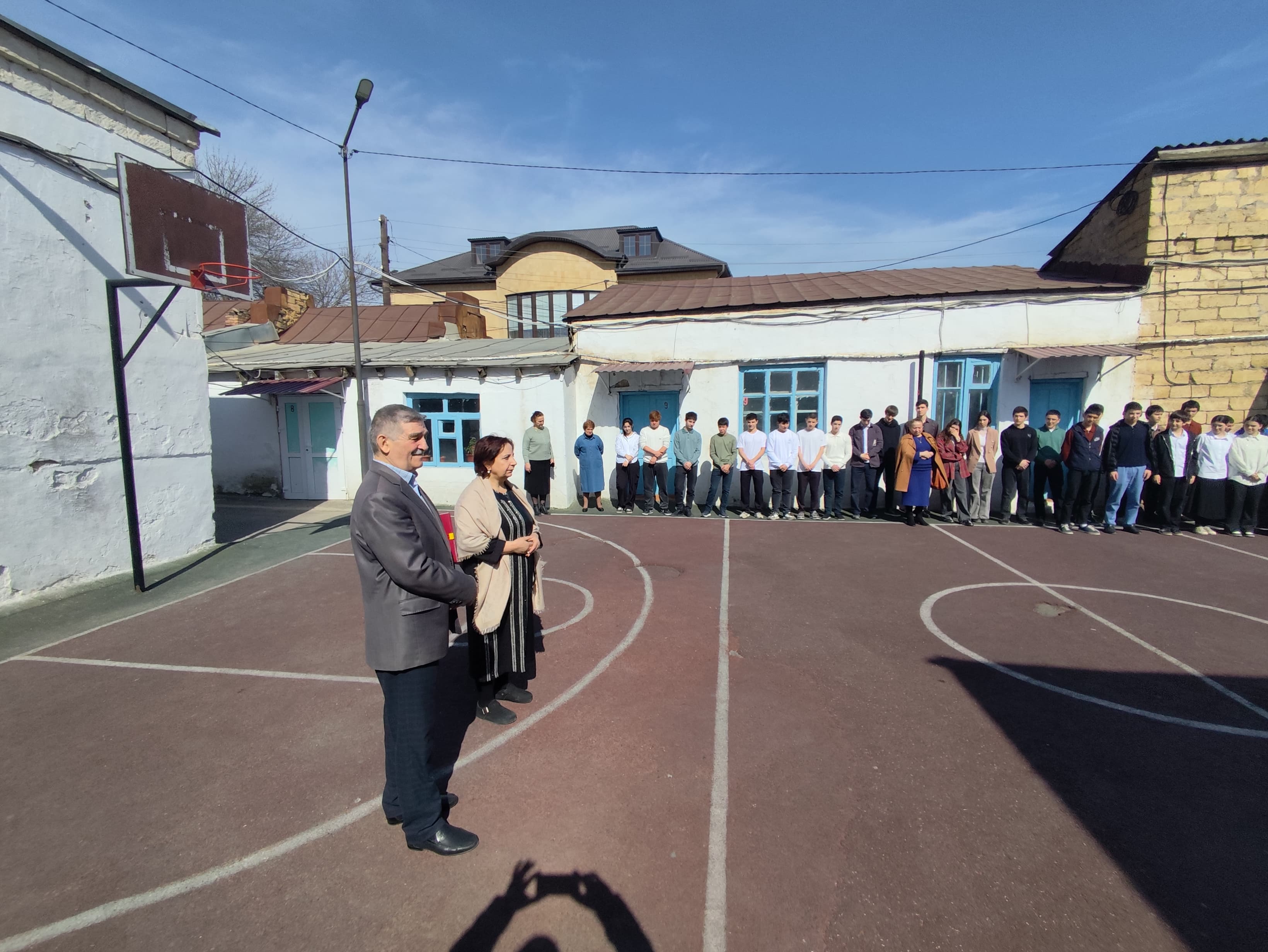 Сотрудники МКУ «Управление по делам ГО и ЧС» г. Дербента провели учебную тренировку по эвакуации в МБОУ «СОШ № 6» 