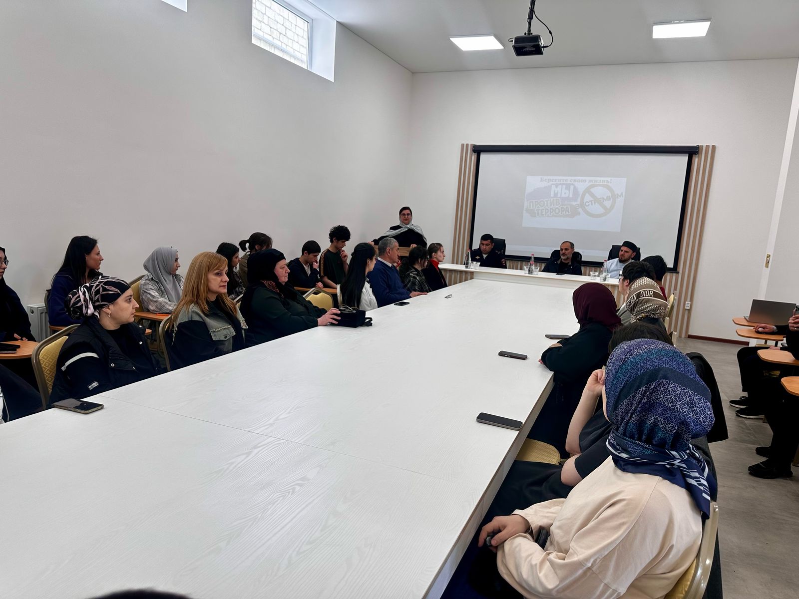  В Республиканском инновационном медицинском колледже  им.Р.Д.Примова обсудили вопросы профилактики терроризма и экстремизма 