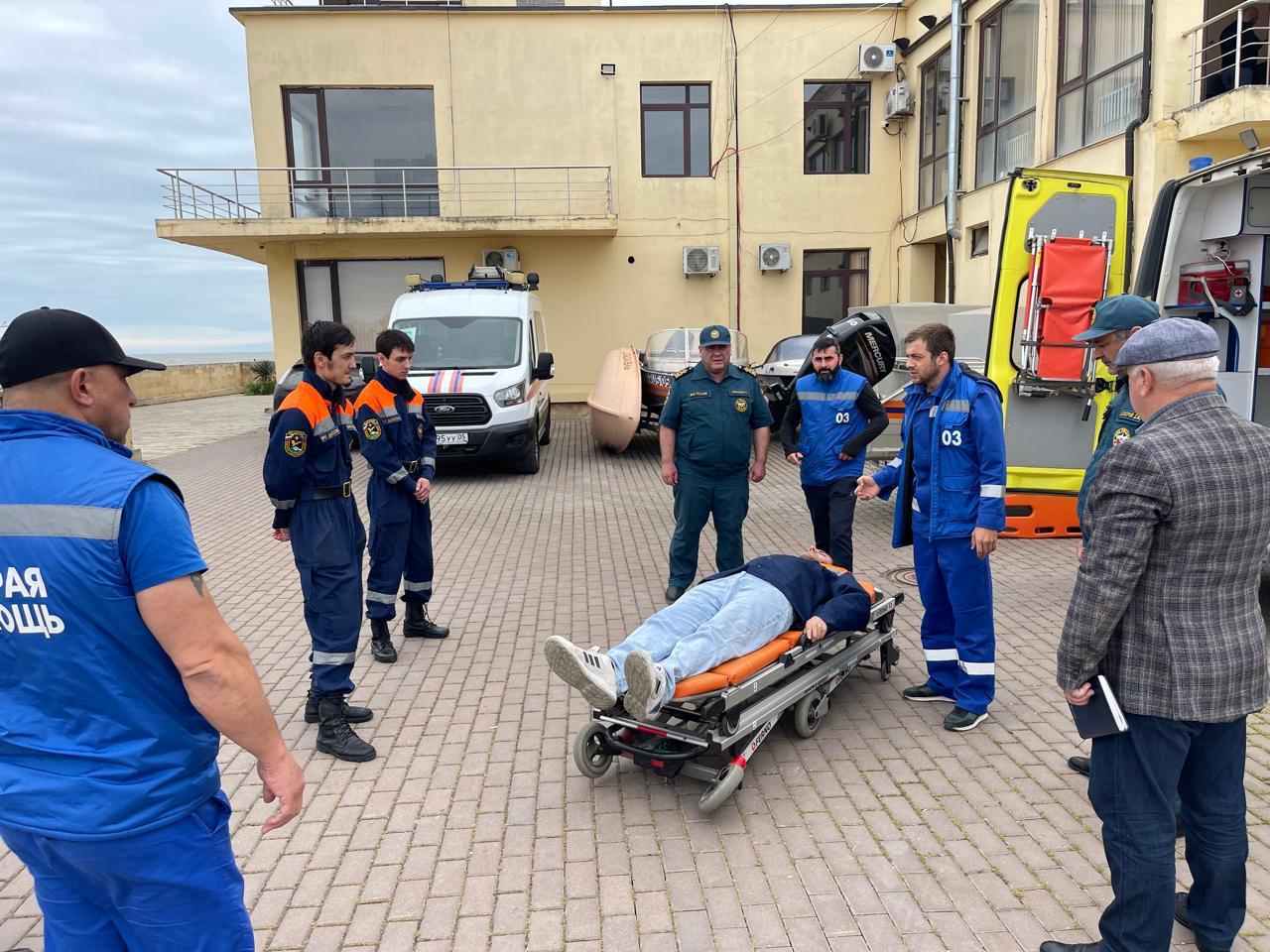 Практические занятия на территории городской Набережной в преддверии открытия купального сезона в г. Дербент